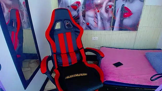 Anniee x online show from October 28, 2025, 1:03 pm