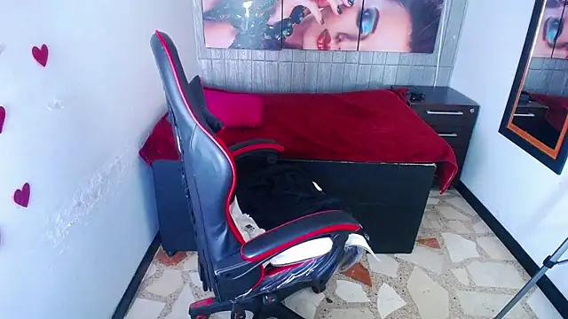 Anniee x online show from February 27, 2026, 1:00 pm