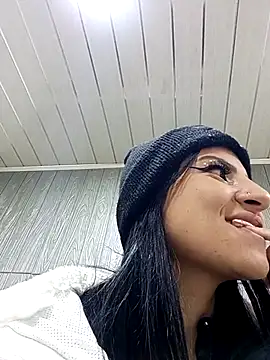 Anniee x online show from March 5, 2026, 12:23 pm