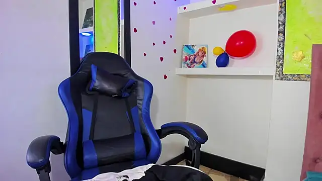 Anniee x online show from July 11, 2026, 11:57 am