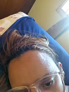 AliceRuivinha2 online show from February 17, 2025, 6:15 pm