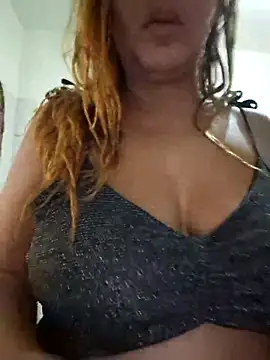 AliceRuivinha2 online show from March 18, 2025, 10:46 am