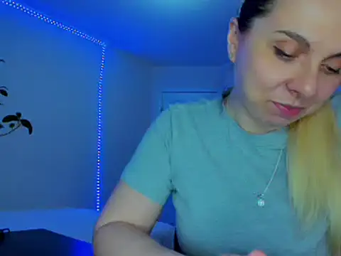 HappyIva online show from March 16, 2025, 1:17 am