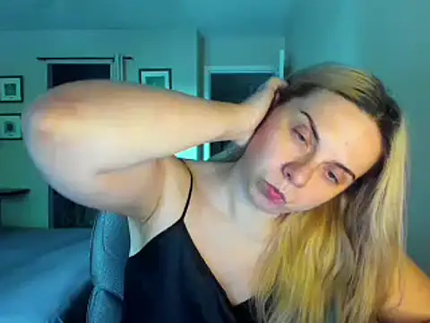 HappyIva online show from September 18, 2025, 12:34 am