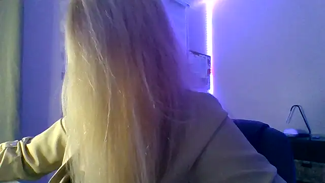 HappyIva online show from November 20, 2025, 5:18 am