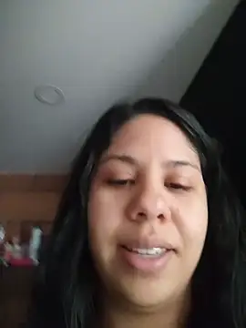 Snapshot of downsonMia chatting on May 14, 2026, 1:07 pm downsonMia online show from May 14, 2026, 1:07 pm