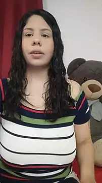 Snapshot of downsonMia chatting on May 15, 2026, 1:07 pm downsonMia online show from May 15, 2026, 1:07 pm