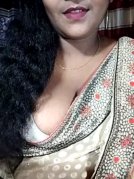 YERY HOT online show from October 9, 2025, 5:33 pm