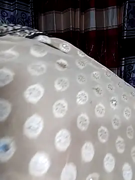 YERY HOT online show from November 6, 2025, 5:14 pm