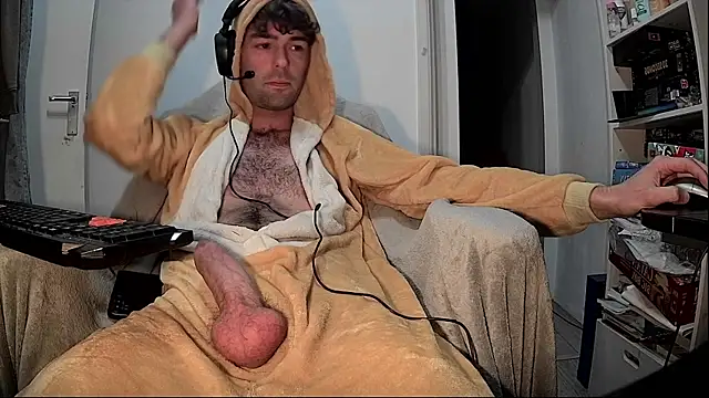 onesieboyx online show from November 13, 2025, 5:56 pm