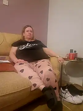 curvy girl71 online show from January 15, 2025, 6:40 pm