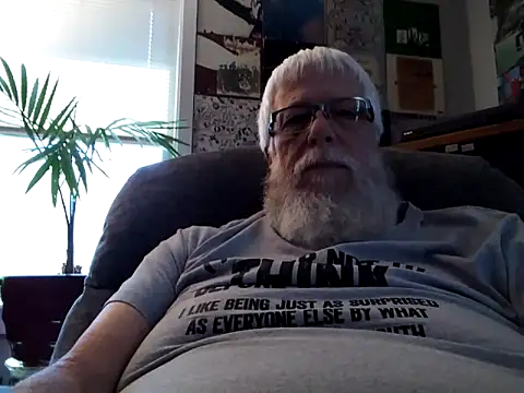 Snapshot of Futura_intx chatting on October 12, 2025, 5:45 pm Futura intx online show from October 12, 2025, 5:45 pm