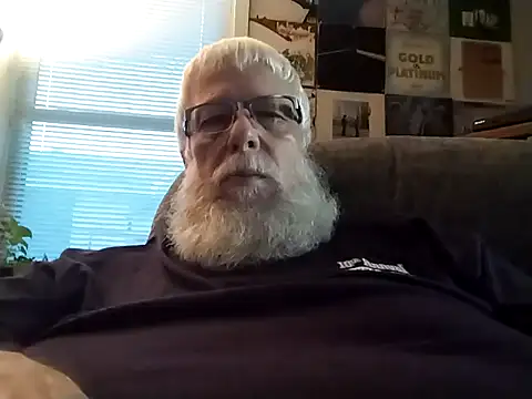 Snapshot of Futura_intx chatting on October 20, 2025, 2:06 pm Futura intx online show from October 20, 2025, 2:06 pm