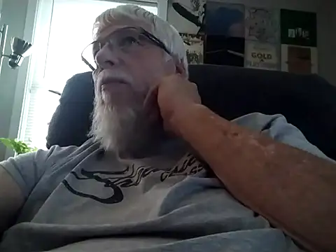 Snapshot of Futura_intx chatting on November 3, 2025, 4:08 pm Futura intx online show from November 3, 2025, 4:08 pm