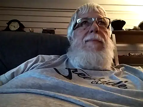 Snapshot of Futura_intx chatting on November 15, 2025, 10:48 pm Futura intx online show from November 15, 2025, 10:48 pm