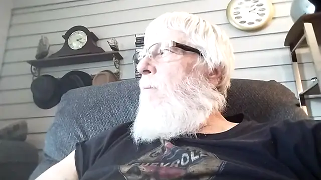 Snapshot of Futura_intx chatting on November 28, 2025, 8:22 pm Futura intx online show from November 28, 2025, 8:22 pm