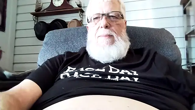 Snapshot of Futura_intx chatting on December 14, 2025, 8:46 pm Futura intx online show from December 14, 2025, 8:46 pm