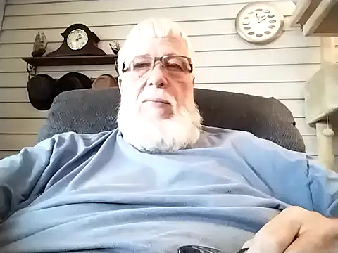 Snapshot of Futura_intx chatting on December 19, 2025, 8:05 pm Futura intx online show from December 19, 2025, 8:05 pm