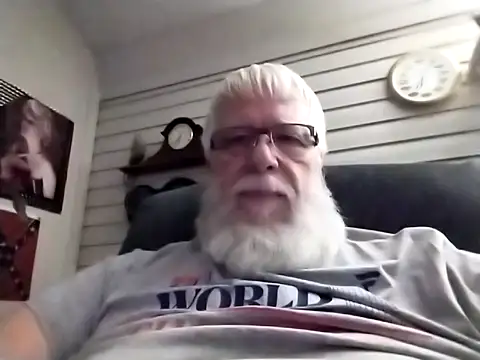 Snapshot of Futura_intx chatting on January 15, 2026, 12:37 am Futura intx online show from January 15, 2026, 12:37 am