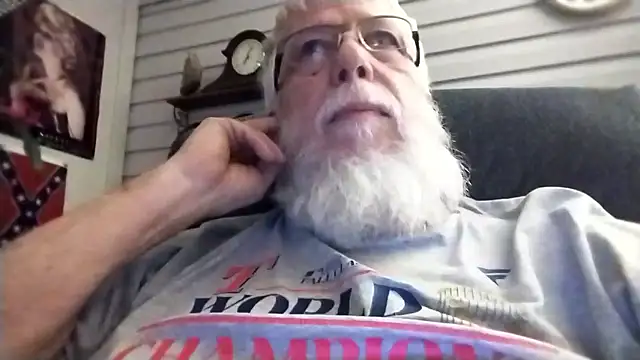 Snapshot of Futura_intx chatting on January 15, 2026, 1:05 pm Futura intx online show from January 15, 2026, 1:05 pm