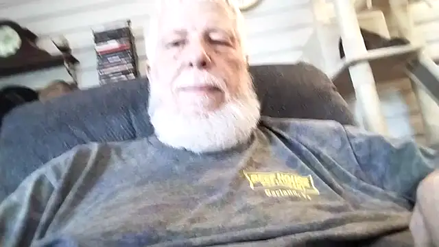 Snapshot of Futura_intx chatting on February 19, 2026, 7:10 pm Futura intx online show from February 19, 2026, 7:10 pm