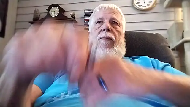 Snapshot of Futura_intx chatting on February 24, 2026, 11:47 pm Futura intx online show from February 24, 2026, 11:47 pm