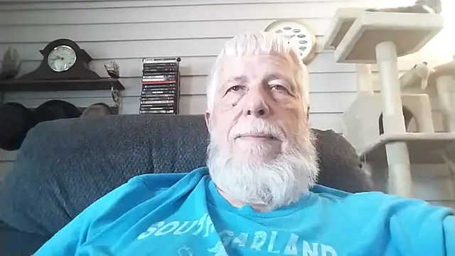 Snapshot of Futura_intx chatting on February 26, 2026, 3:44 pm Futura intx online show from February 26, 2026, 3:44 pm