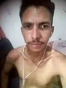 MagrinhoSaradoo online show from February 8, 2025, 8:32 pm