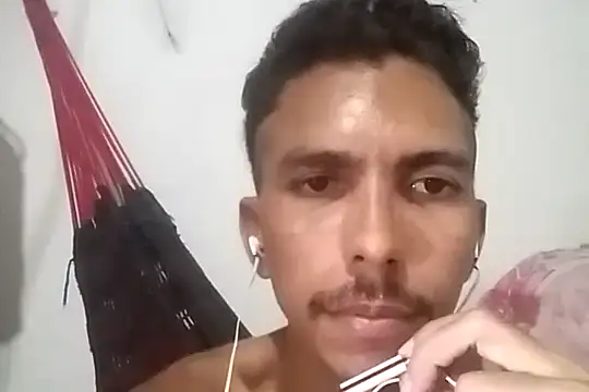 MagrinhoSaradoo online show from February 13, 2025, 3:50 am