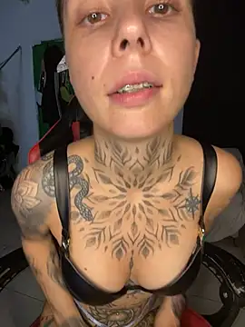 Izy cute  online show from February 12, 2025, 6:30 pm