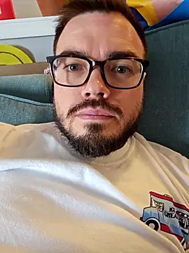 hmilode69 online show from March 11, 2026, 3:29 pm