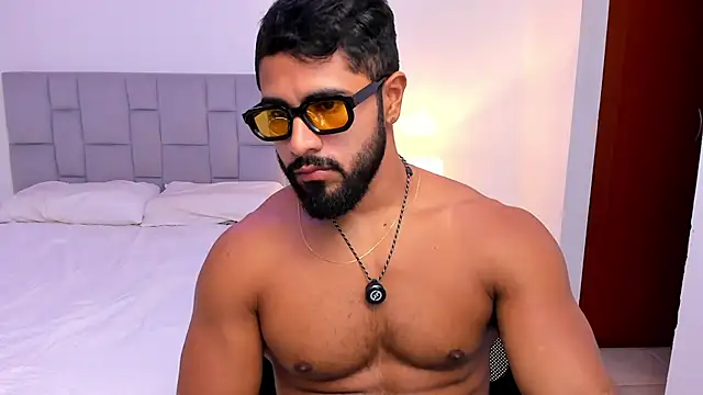 Santiago huntt online show from April 18, 2026, 1:15 pm