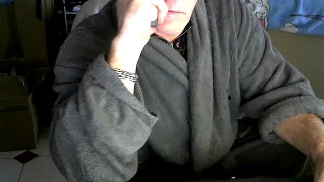 Snapshot of aigledauphin chatting on October 2, 2025, 8:21 am aigledauphin online show from October 2, 2025, 8:21 am