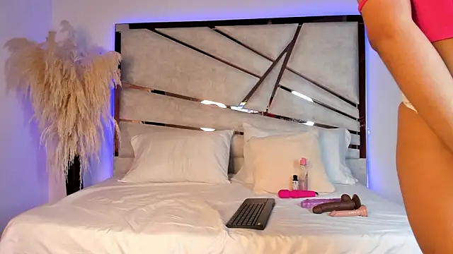 Snapshot of ssofijohnsonx chatting on January 8, 2025, 7:13 pm ssofijohnsonx online show from January 8, 2025, 7:13 pm