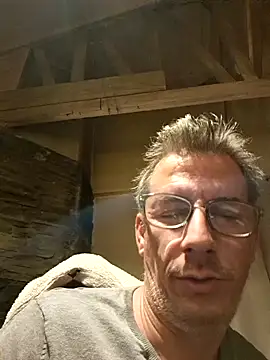 Snapshot of dimitrimarek chatting on January 5, 2025, 10:40 pm dimitrimarek online show from January 5, 2025, 10:40 pm