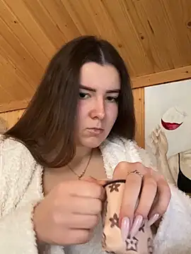 mewKate online show from April 7, 2026, 12:38 pm