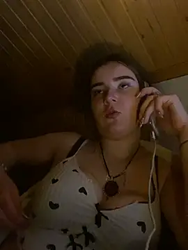 Snapshot of mewKate chatting on May 8, 2026, 8:14 pm mewKate online show from May 8, 2026, 8:14 pm