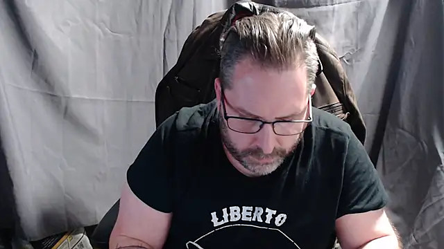 Snapshot of Streamlove77 chatting on January 11, 2025, 5:29 pm Streamlove77 online show from January 11, 2025, 5:29 pm