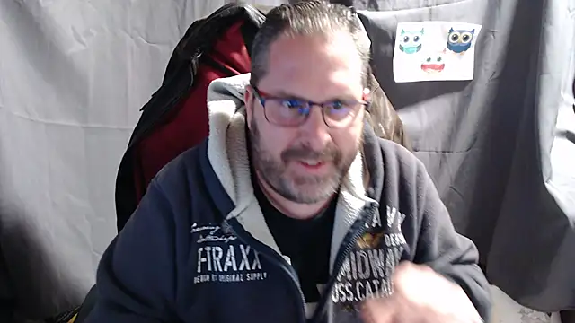 Snapshot of Streamlove77 chatting on January 18, 2025, 3:59 pm Streamlove77 online show from January 18, 2025, 3:59 pm