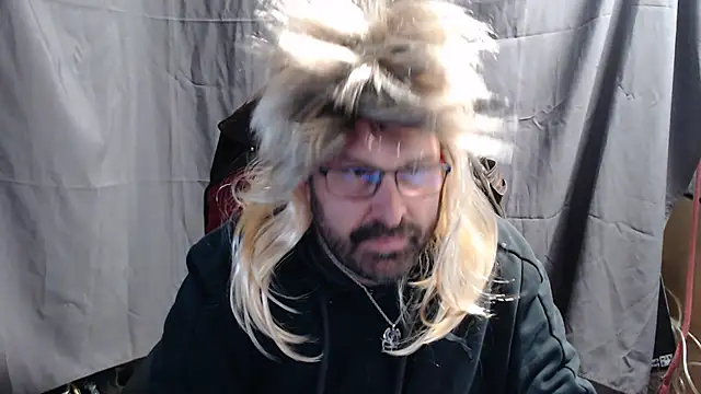 Snapshot of Streamlove77 chatting on February 7, 2025, 2:04 pm Streamlove77 online show from February 7, 2025, 2:04 pm