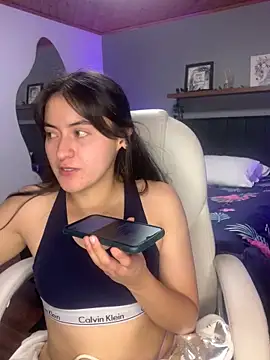 Camila pinkk online show from February 25, 2025, 3:38 pm