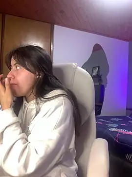 Camila pinkk online show from February 25, 2025, 6:42 pm