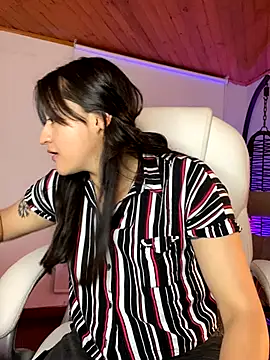 Camila pinkk online show from October 23, 2025, 3:33 pm