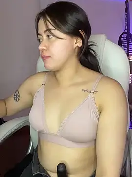 Camila pinkk online show from July 8, 2026, 2:43 pm