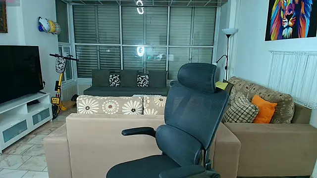 todddantes25 online show from November 28, 2025, 7:38 pm