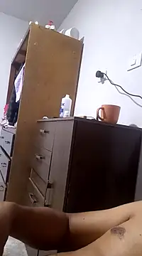 Snapshot of Elpeque_x40 chatting on January 17, 2025, 4:49 am Elpeque x40 online show from January 17, 2025, 4:49 am