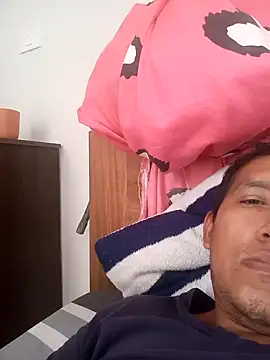 Snapshot of Elpeque_x40 chatting on January 17, 2025, 6:33 pm Elpeque x40 online show from January 17, 2025, 6:33 pm