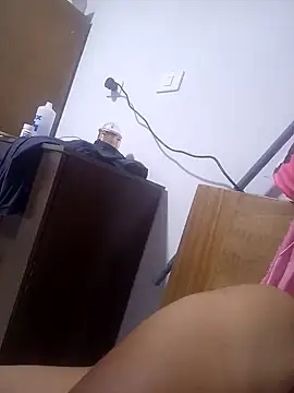 Snapshot of Elpeque_x40 chatting on January 18, 2025, 2:25 am Elpeque x40 online show from January 18, 2025, 2:25 am