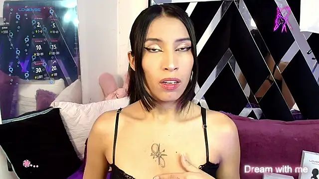 Snapshot of Silver_Rosex chatting on August 1, 2026, 7:24 pm Silver Rosex online show from August 1, 2026, 7:24 pm