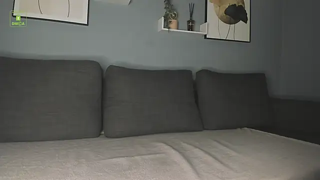 Stephany Richardz online show from October 18, 2025, 5:21 am